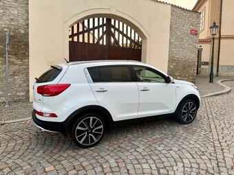 Kia Sportage Lift 2.0CRDi 100kw Exclusive 4x4 Navi Keyless - 5