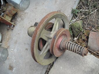 E 512-514 domeček ložiska pojezdového urychlovače - 5