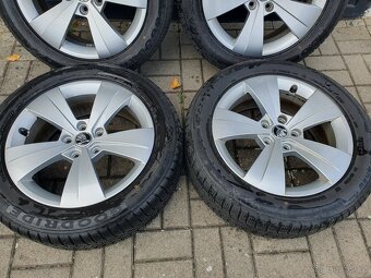 Alu kola skoda 5x112 r17 6,5j et41 pneu 215/55/17 - 5