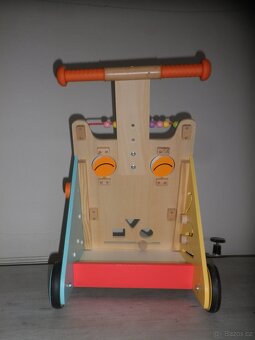 Dětské chodítko s interaktivní hračkou Janod - 5