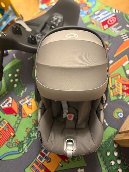 Prodám prémiovou autosedačku CYBEX Cloud Z i-Size + Base Z - 5