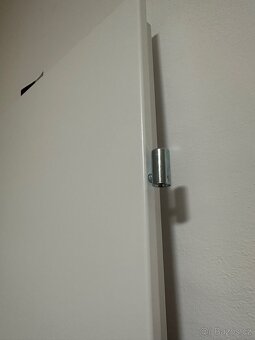 ZDARMA, ZA ODVOZ - Bílé dveře plné 60cm pravé - 5