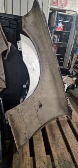 Bmw E36 cabrio přední blatnik - 5