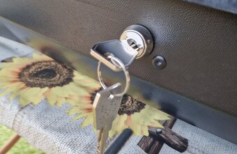 střešní box + příčníky - 5