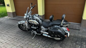 Triumph Rocket III Classic - 5