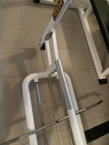 Bench press lavice + kladka na záda - 5