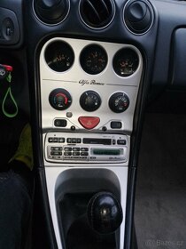alfa romeo spider - 5