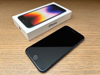 Apple iPhone SE (3. generace, 2022) 256 GB, temně inkoustový - 5