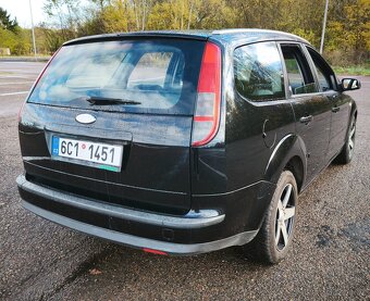 Prodám Ford Focus Ghia 1.6 benzín v dobrém stavu - 5