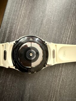 Chytré hodinky Samsung Galaxy Watch 6 40mm - zlaté - 5