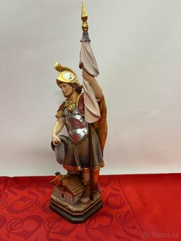 Stará dřevěná vyřezávaná socha, svatý Florian - 5