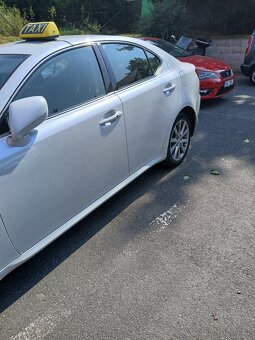 Lexus is 220d - 5