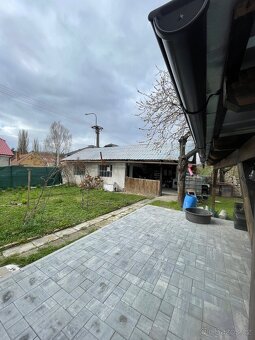 Rodinný patrový dům se zahradou, garáží a vinným sklípkem - 5