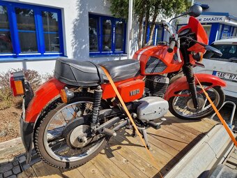 moto ČZ 180 - 5