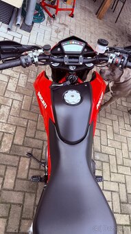 Ducati Hypermotard 1100 EVO - 5