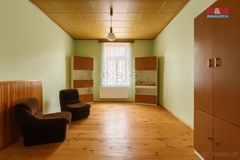 Prodej bytu 3+1, 117 m²,OV, s garáží, Louny, ul. Poděbradova - 5