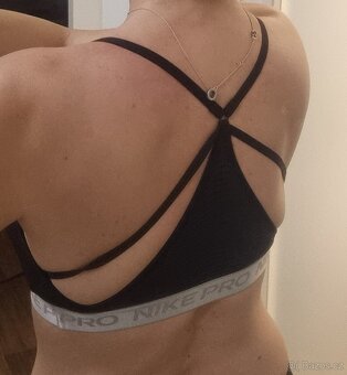 Sportovní podprsenka NIKE Pro - 5