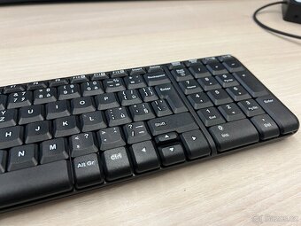 Prodám cestovní set klávesnice a myši Logitech laser, česká - 5