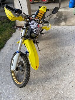 Suzuki DR 350 - 5