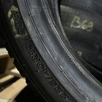 Zimní pneu 225/40 R19 93W Bridgestone 7-7,5mm - 5