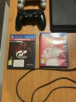 Playstation 4 Slim - 5