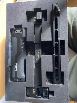 Prodám Tilta dual handle power supply pro DJI gimbal - 5