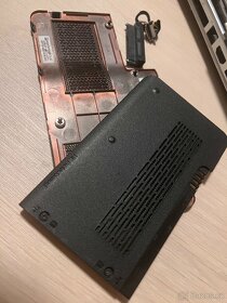 Zbytky HP notebooku - 5