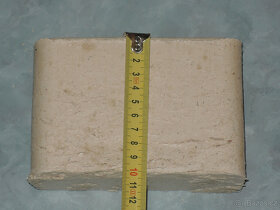 SLEVADřevěné bukové brikety,baleno po 10kg...7,3kč.. - 5