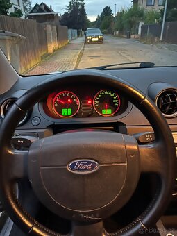 Prodám - Ford Fiesta 2004 - 5