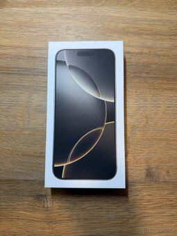 Apple iPhone 16 Pro Max 256 GB přírodní titan - 5