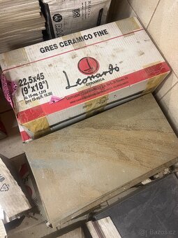 Zbytky obkladaček a dlaždic - venek a interiér (za drobné) - 5