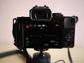 Fotoaparát Panasonic G100+stativ a brašna... - 5