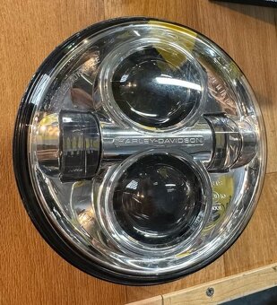 Harley Davidson Daymaker světlo Street Glid 2021 - 5