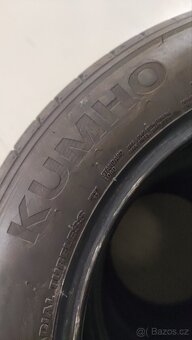 Jako nové 235/55/18 Kumho Crugen, DOT 1923. - 5