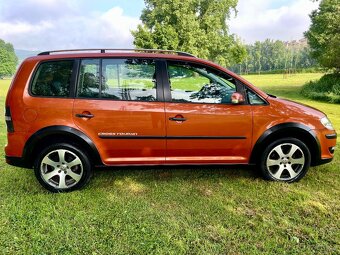VOLKSWAGEN TOURAN CROSS 2.0 TDI,7 míst - 5