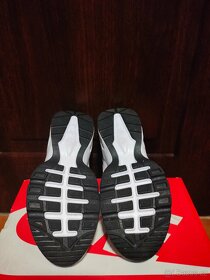 Prodám úplně nové botasky NIKE Air Max v.40,39 a 38,5 - 5
