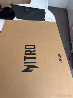 Výkonný herní notebook Acer Nitro V 15 stále v záruce - 5