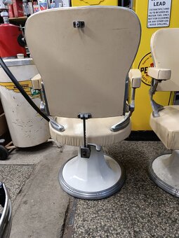 2 stará křesla Barber shopu, 50. Léta, slušný stav - 5