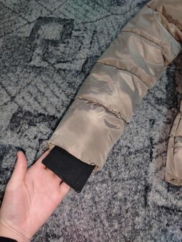 Prodám dívčí zimní bundu UNITED, vel. 146/152

. - 5