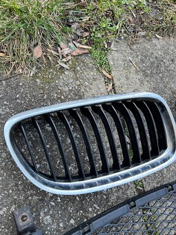 Mřížky + ledvinky do BMW e91/e90 lci nárazníku - 5