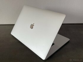 MacBook Pro 16" 2019 Silver i7 / 500GB SSD - 5