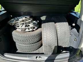 Škoda Roomster 1.2i, r.2014, klima, stk, zimni sada pneu - 5