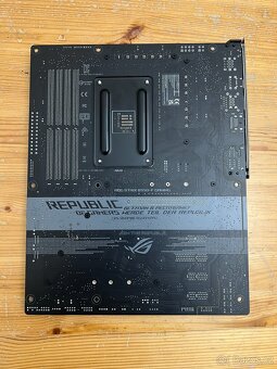ASUS ROG STRIX B550-F GAMING Socket AM4,Funkční,Záru - 5