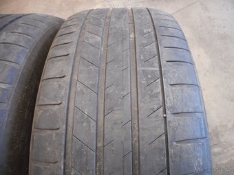 255/55R19 - 5