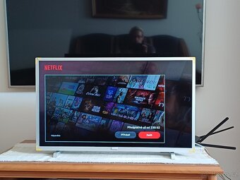 Smart TV Philips 32PFS5823 - úhlopříčka 81cm,Wi-Fi, DVBT2 - 5