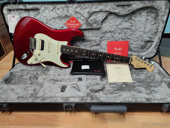 Americký profesionál Fender Stratocaster v autě - 5