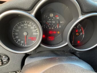 Alfa romeo 147 - 5