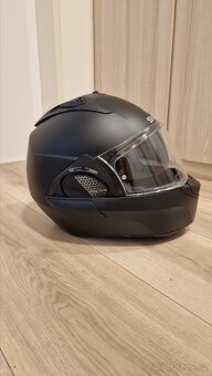 Helma Shark EVO GT s interkomem. - 5