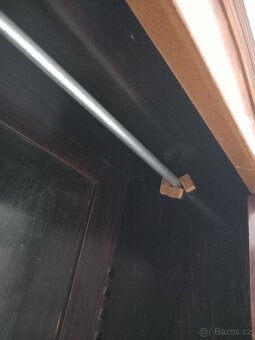 Starožitná skříň s věšákem - 5