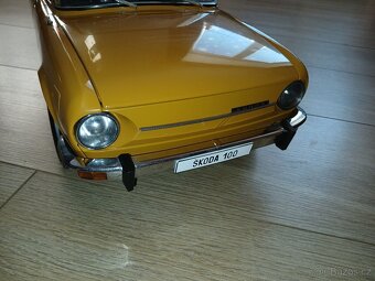 Skoda 100L 1:8 deagostini - 5